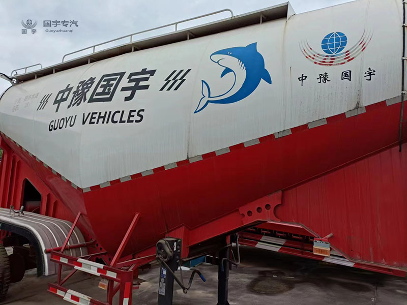 下灰罐式車:油(氣)田固井作業的關鍵角色!